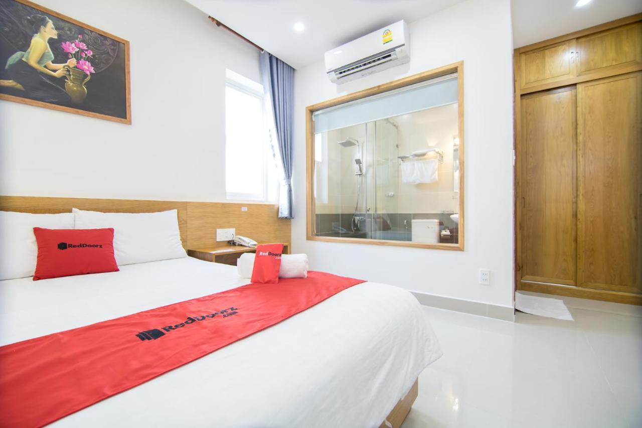 Reddoorz Plus Near Lotte Mart Cong Hoa Хошимин Екстериор снимка