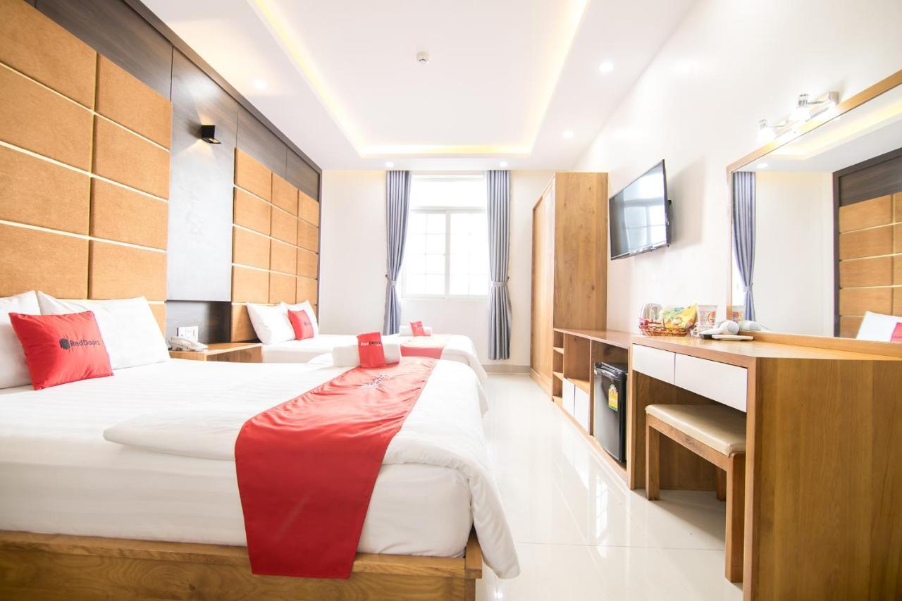 Reddoorz Plus Near Lotte Mart Cong Hoa Хошимин Екстериор снимка