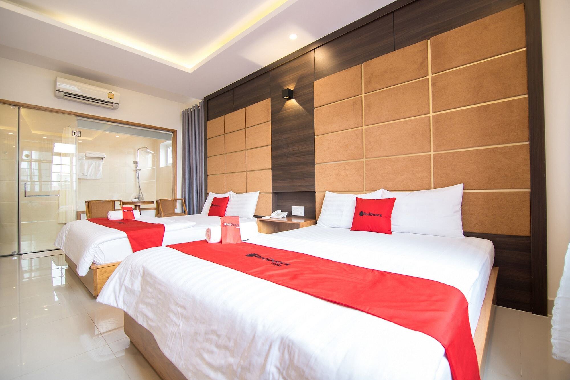 Reddoorz Plus Near Lotte Mart Cong Hoa Хошимин Екстериор снимка